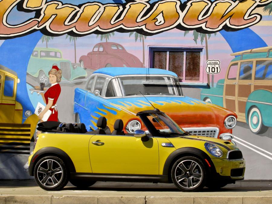  Mini Cooper S Cabrio 2009 года  (US) (фото 16 из 19)